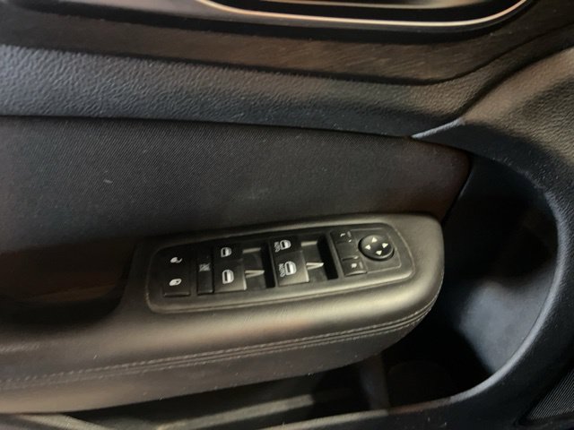 Used 2015 Chrysler 200 Limited w/ Convenience Group FWD image 27