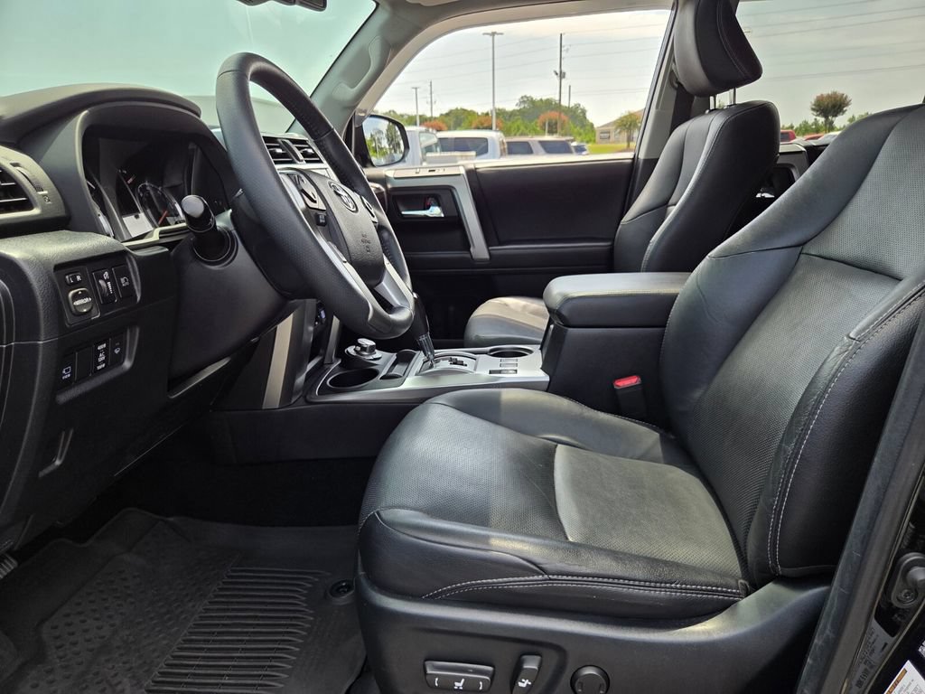 Used 2022 Toyota 4Runner Limited AWD/4WD image 6