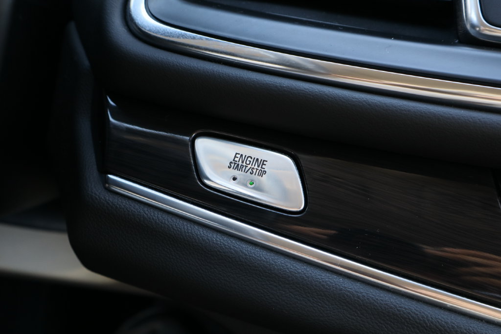 Certified 2021 Buick Enclave Premium w/ Sun and Sites Package FWD image 18