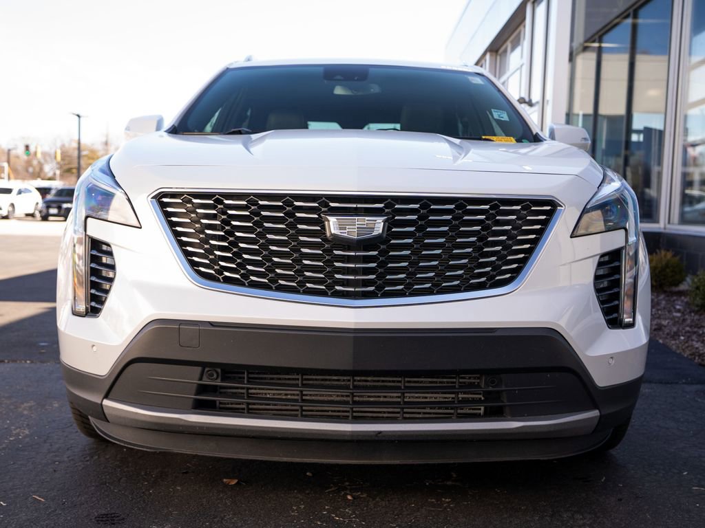Used 2021 Cadillac XT4 Premium Luxury w/ Cold Weather Package image 2