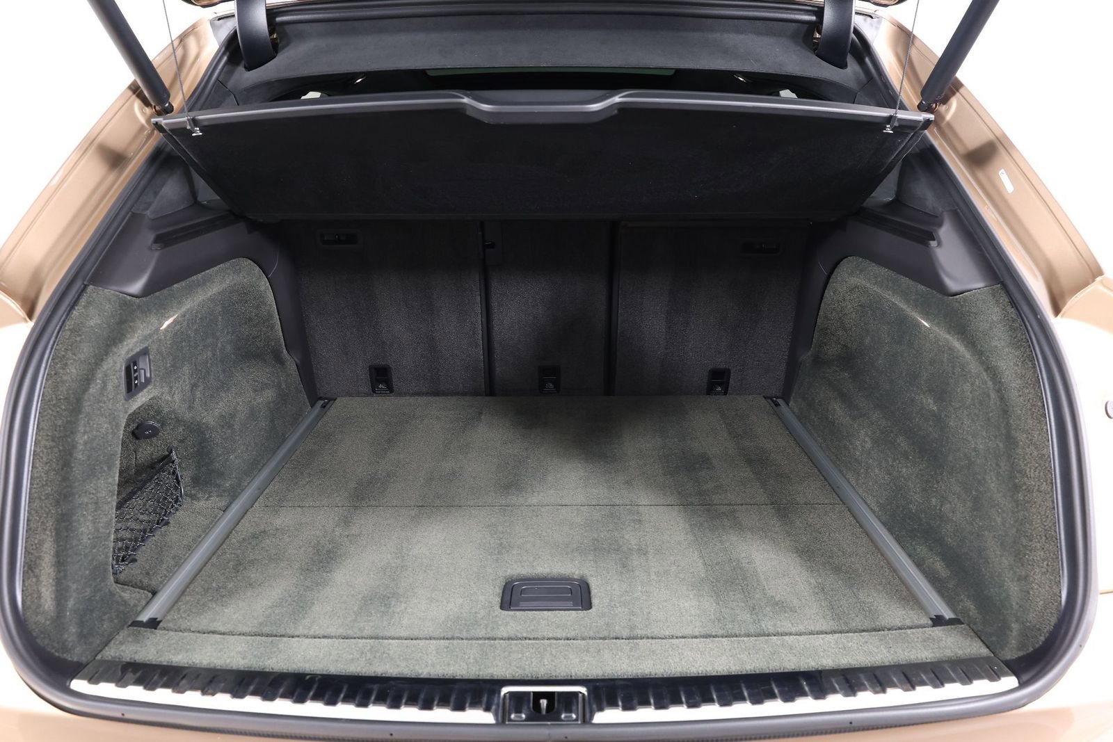 Used 2023 Bentley Bentayga image 31