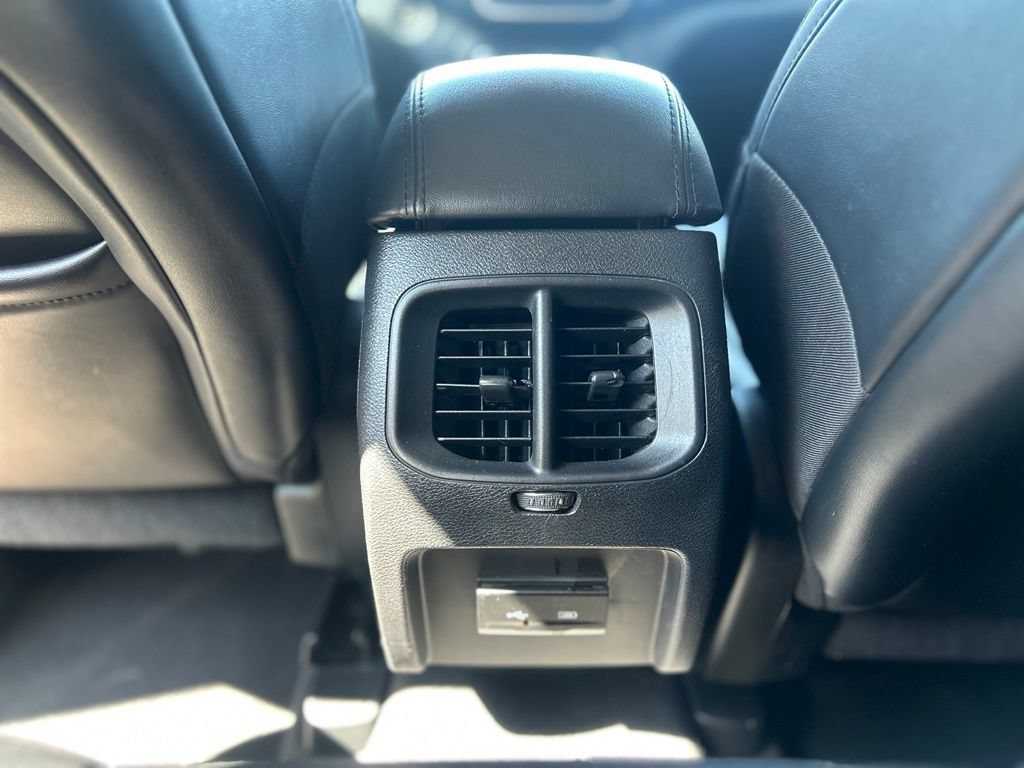 Used 2020 Jeep Cherokee Latitude Plus FWD image 29