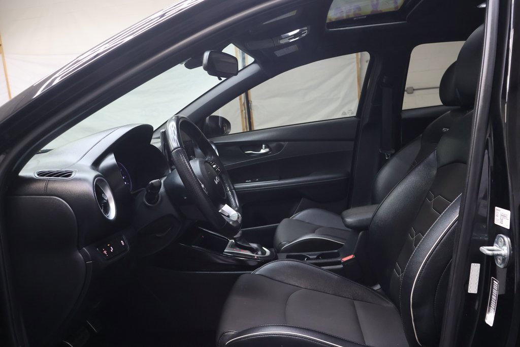 Used 2022 Kia Forte GT-Line w/ GT-Line Premium Package image 17