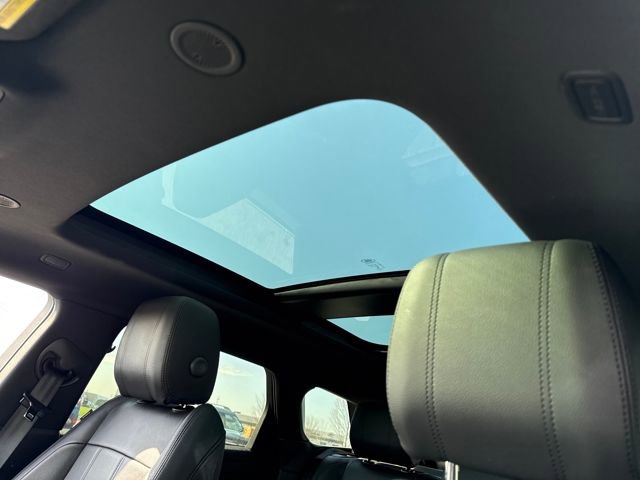 Used 2021 Land Rover Range Rover Evoque SE image 23