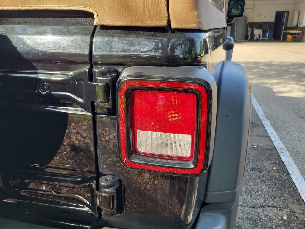 Used 2020 Jeep Wrangler Unlimited Sport AWD/4WD image 19