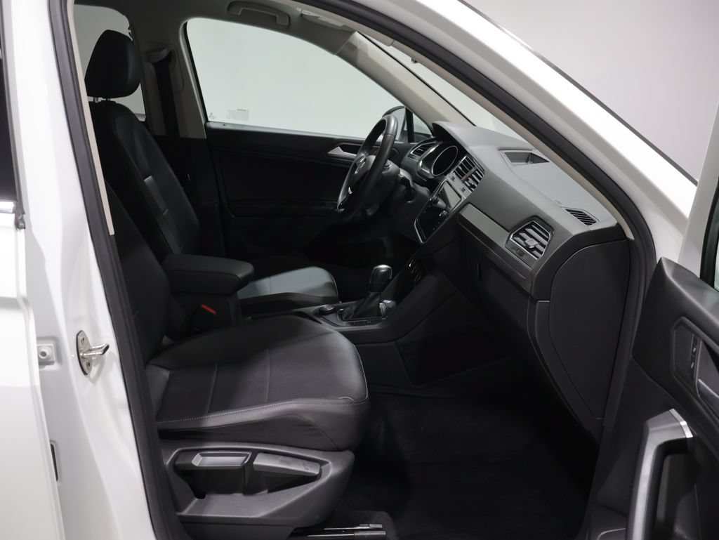 Used 2020 Volkswagen Tiguan SE AWD/4WD image 22