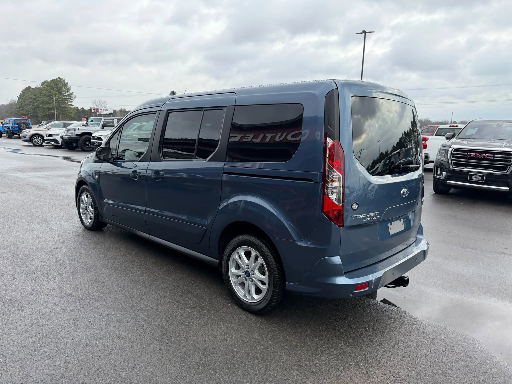 Used 2022 Ford Transit Connect XLT FWD image 3