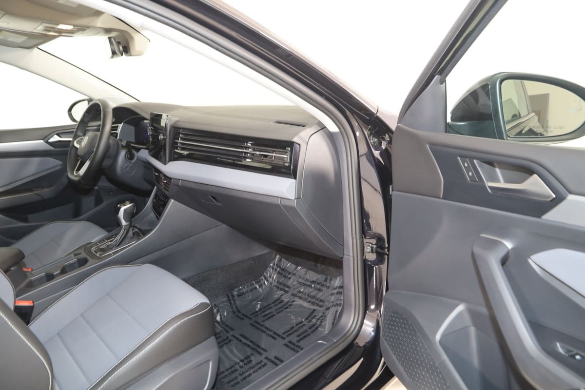 Used 2025 Volkswagen Jetta SE w/ Sunroof Package FWD image 42