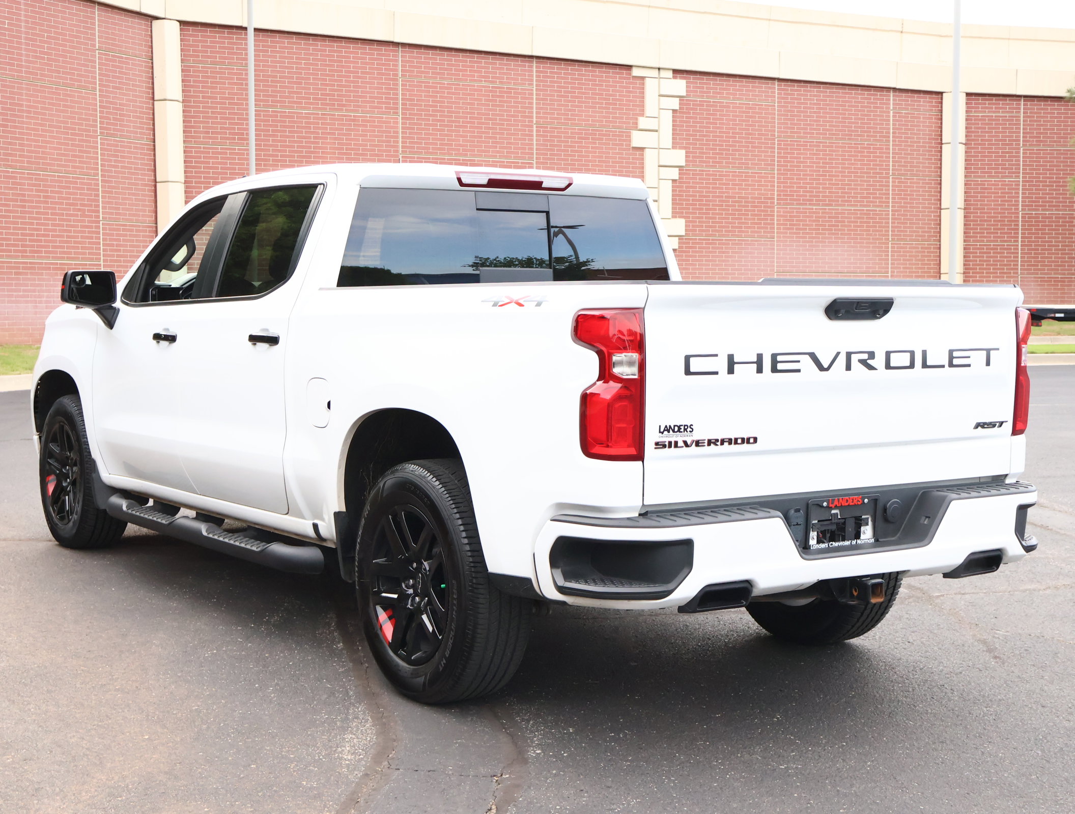 Used 2023 Chevrolet Silverado 1500 RST w/ Redline Edition AWD/4WD image 7