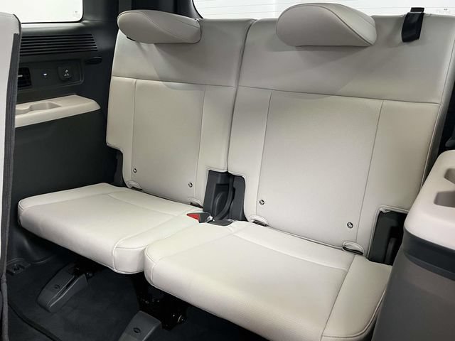 Certified 2025 Hyundai Santa Fe Limited FWD image 17