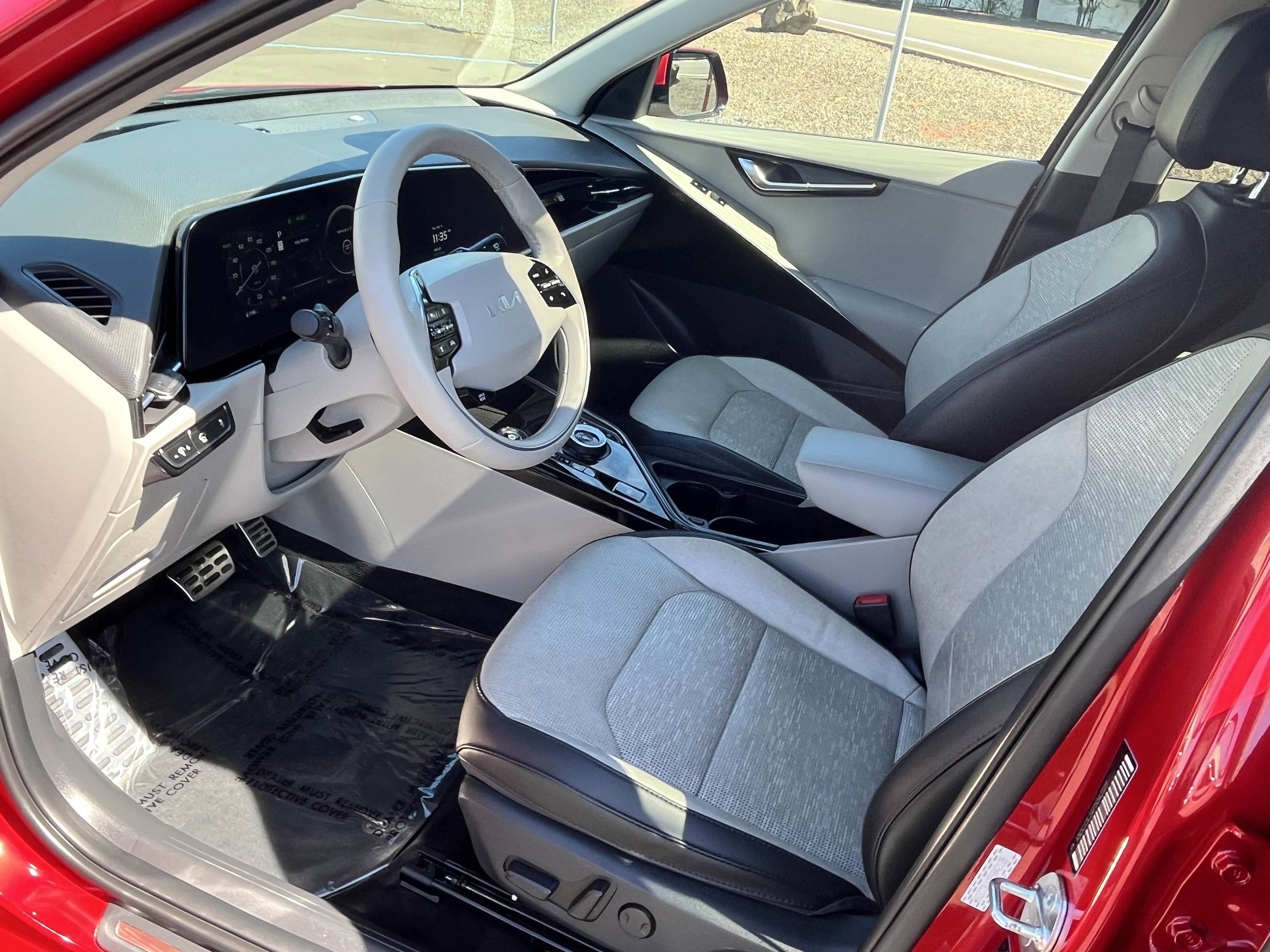 Used 2023 Kia Niro Wave image 9