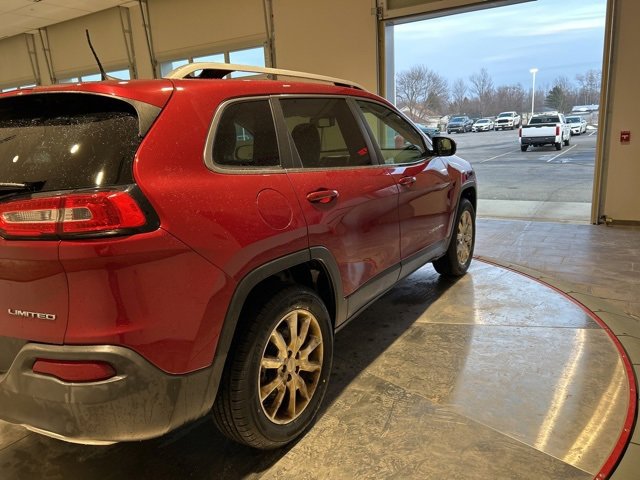 Used 2017 Jeep Cherokee Limited image 8