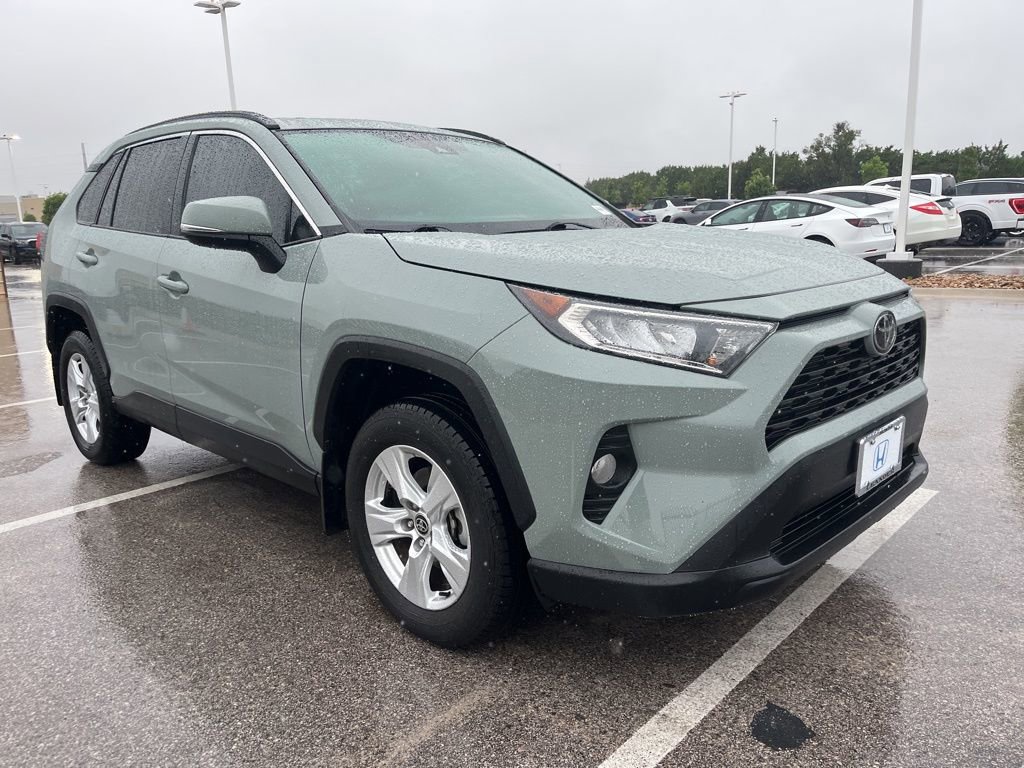 Used 2021 Toyota RAV4 XLE w/ Convenience Package image 3