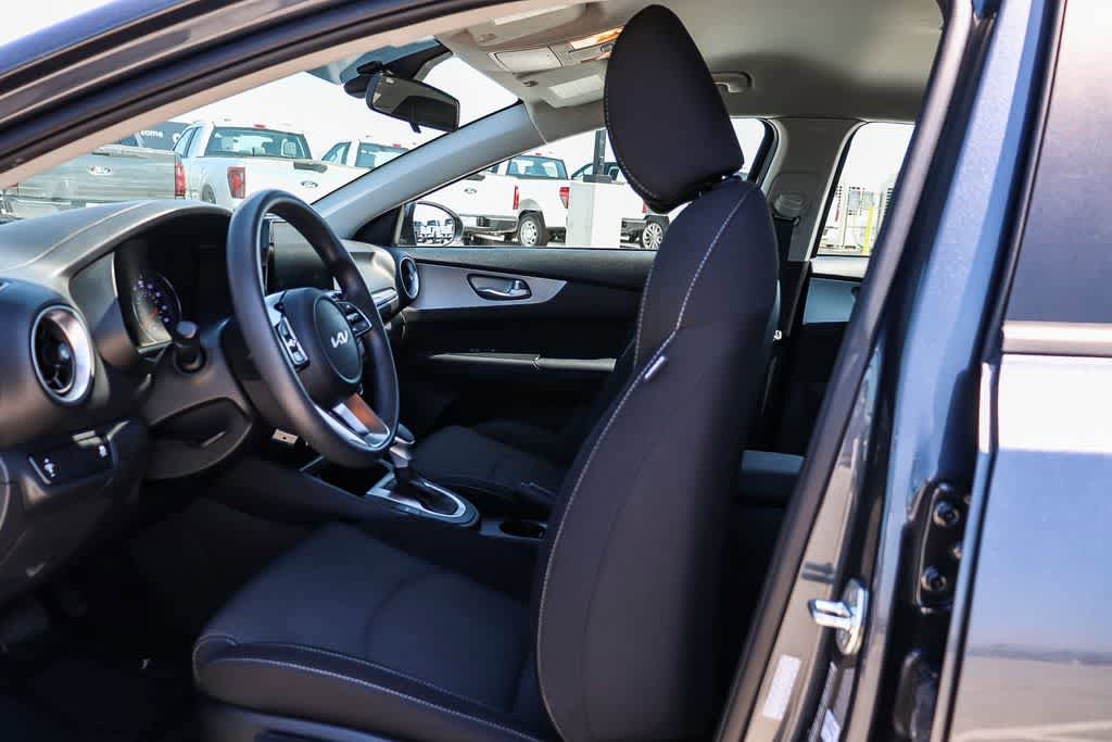Used 2023 Kia Forte LXS FWD image 17
