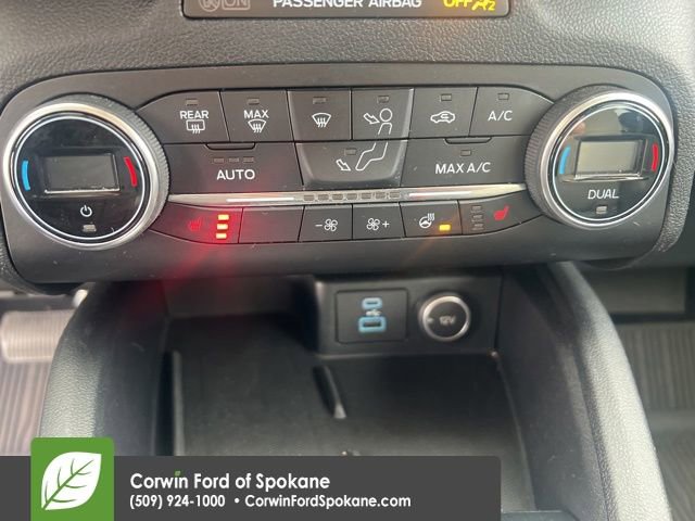 Used 2020 Ford Escape Titanium w/ Titanium Premium Package 2.0 image 16