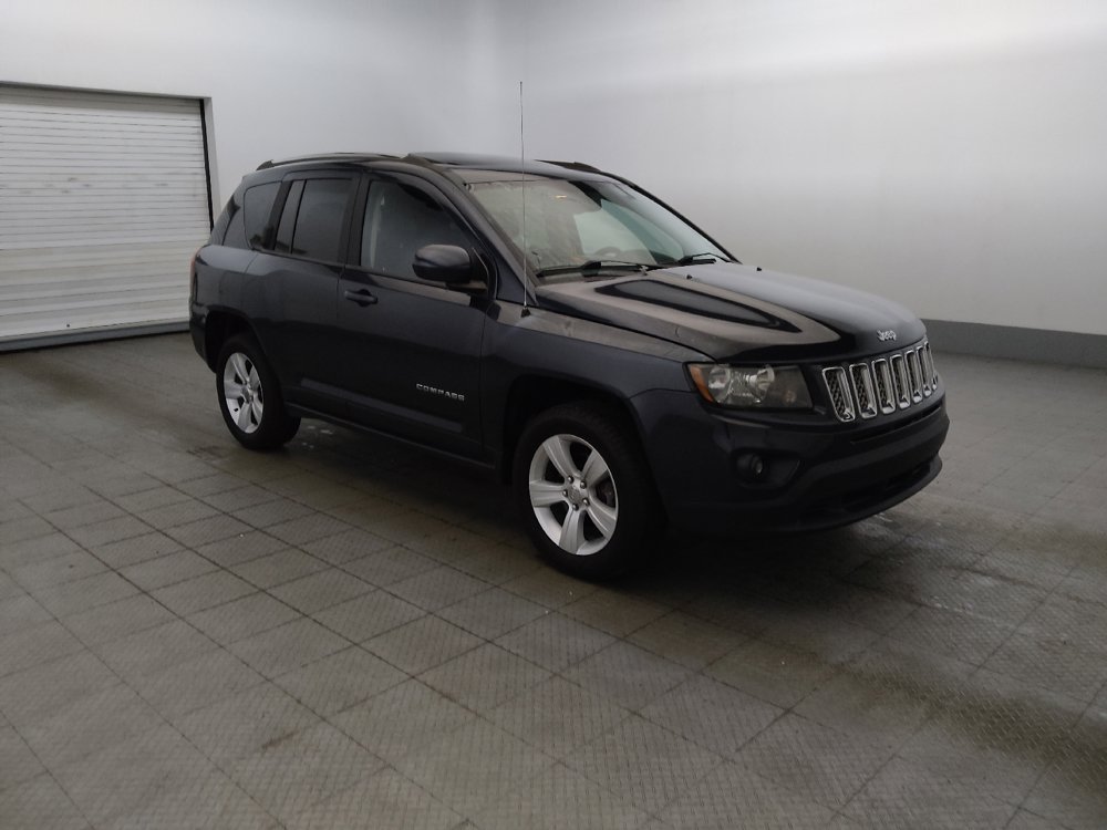 Used 2014 Jeep Compass Latitude w/ Sun/Sound Group AWD/4WD image 11