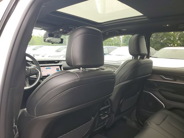 New 2026 Jeep Grand Cherokee Limited AWD/4WD image 11