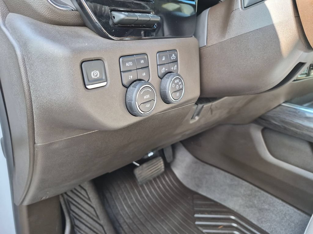 Used 2025 Chevrolet Silverado 2500 LTZ w/ LTZ Convenience Package AWD/4WD image 12