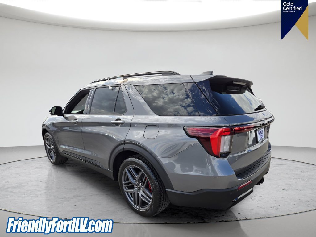 Certified 2025 Ford Explorer ST-Line RWD image 4