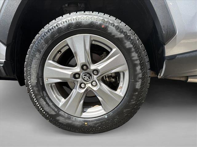 Used 2025 Toyota RAV4 XLE AWD/4WD image 9