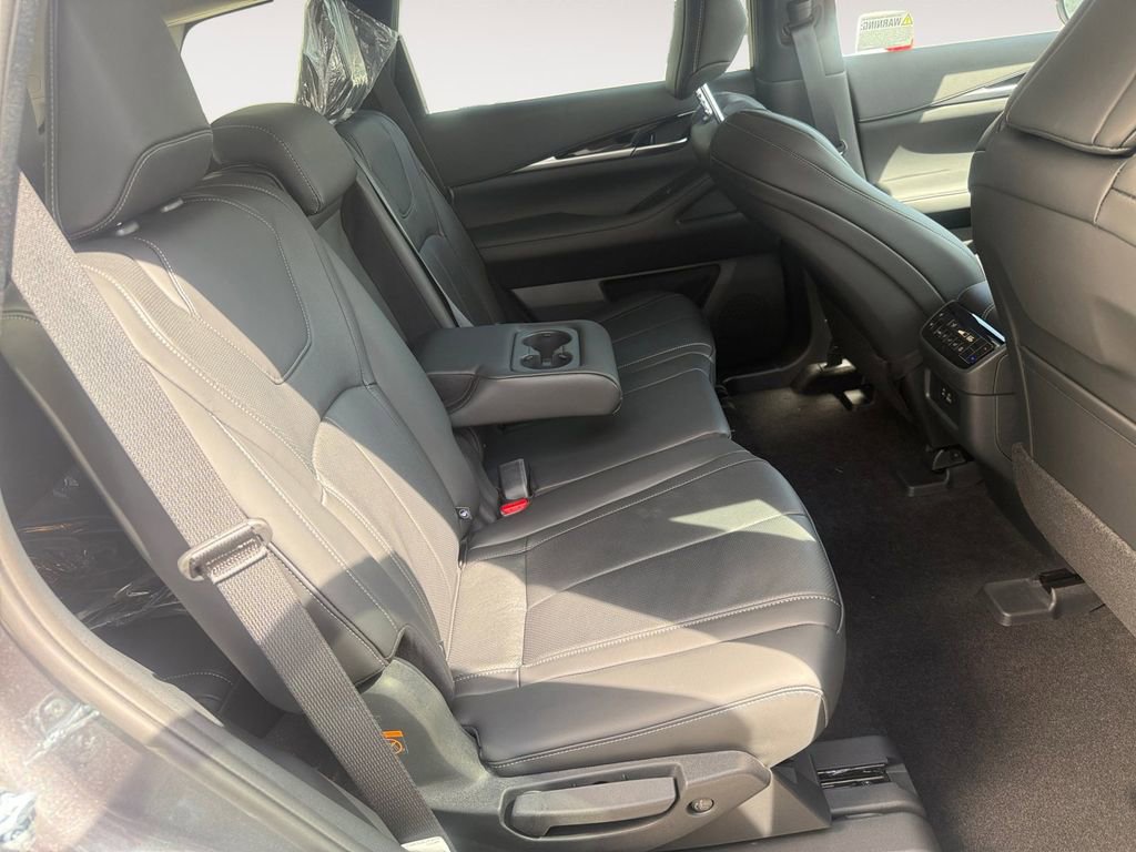 Used 2025 INFINITI QX60 Pure image 30