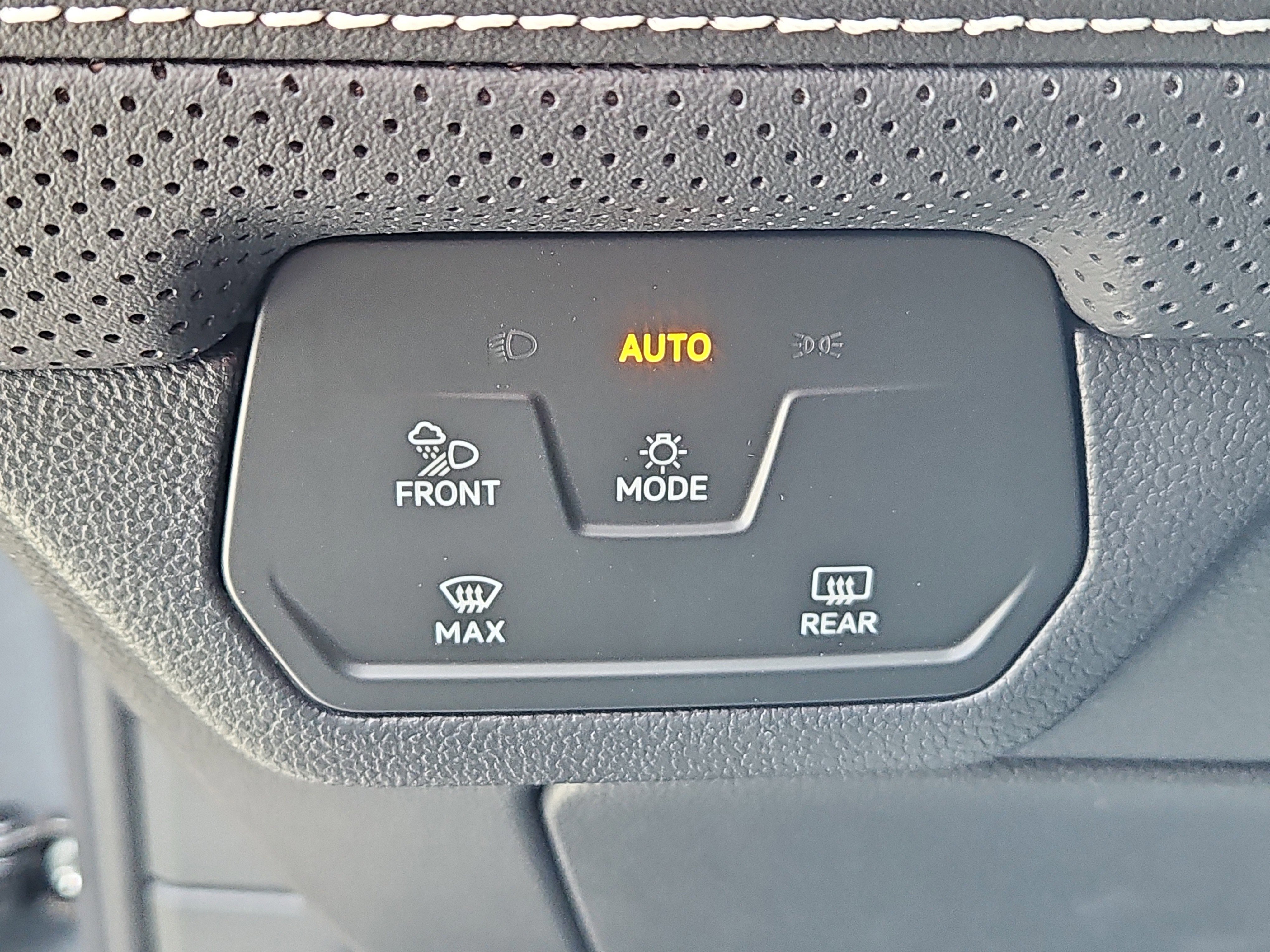 New 2026 Volkswagen Atlas SEL image 10