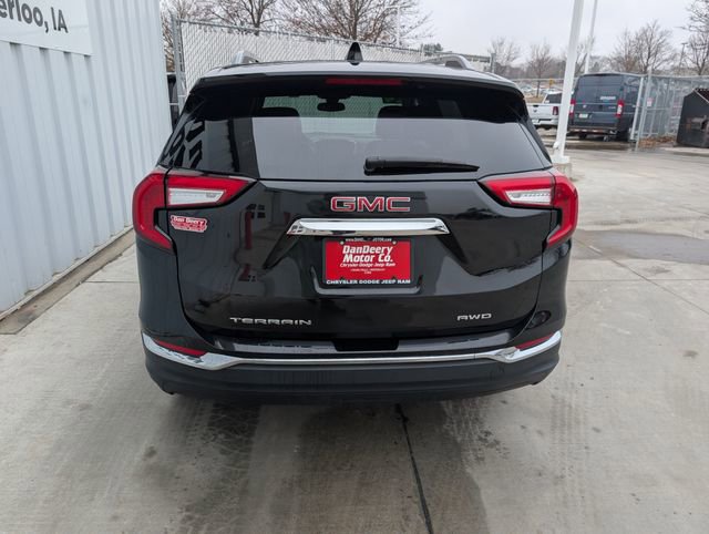 Used 2024 GMC Terrain SLT image 22