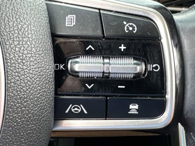 Used 2023 Kia Carnival SX Prestige image 34