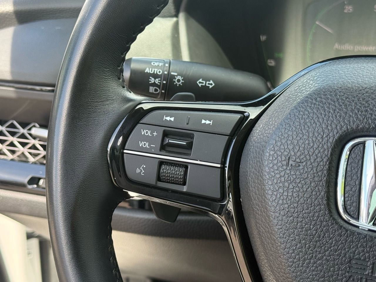 Used 2023 Honda Accord Touring image 14