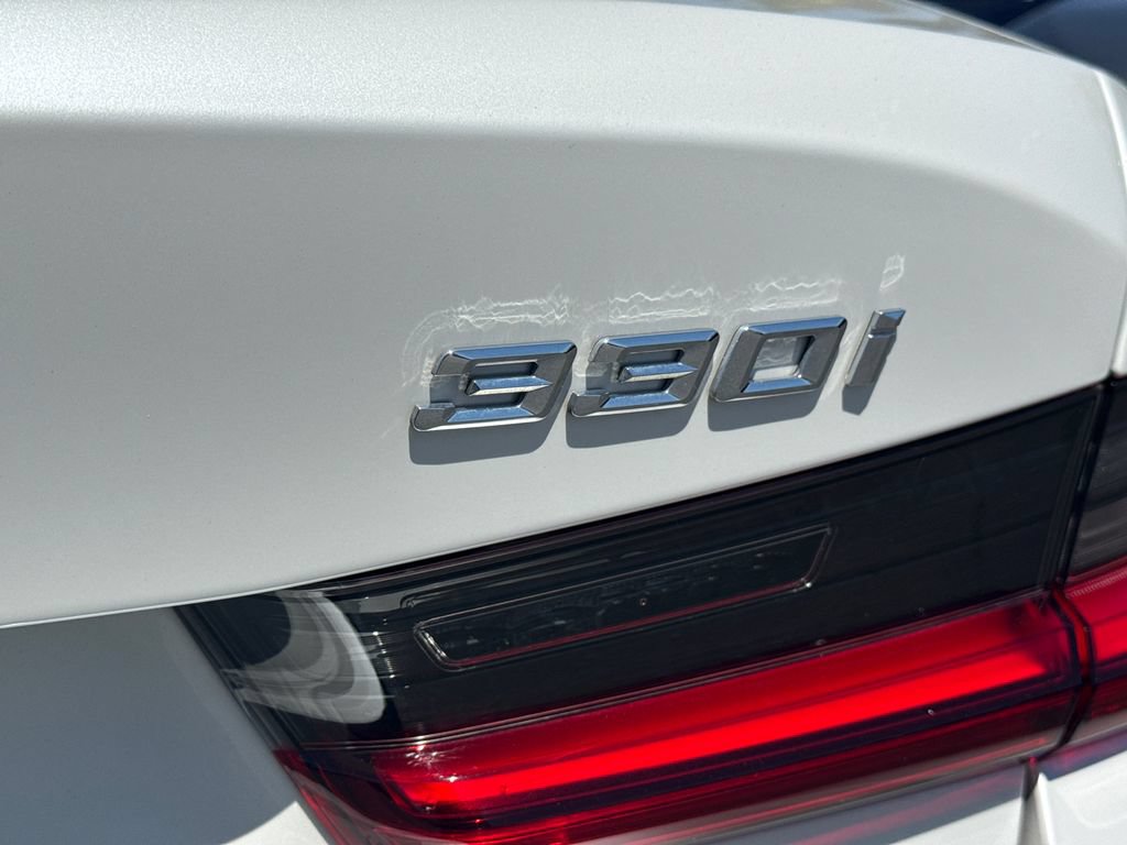 Used 2023 BMW 330i Sedan w/ Convenience Package RWD image 9