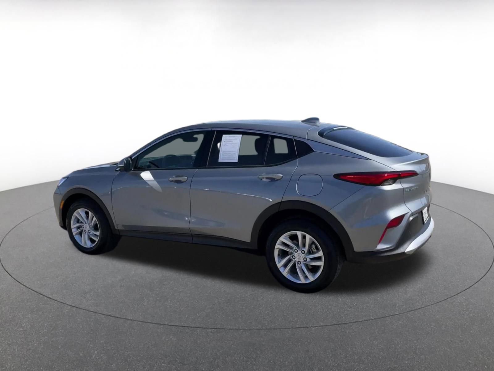 Used 2025 Buick Envista Preferred image 10