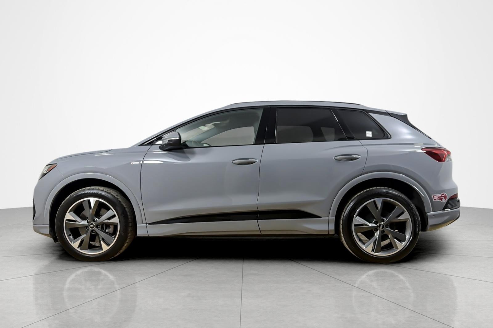 Certified 2023 Audi Q4 e-tron Prestige w/ Black Optic Package AWD/4WD image 2