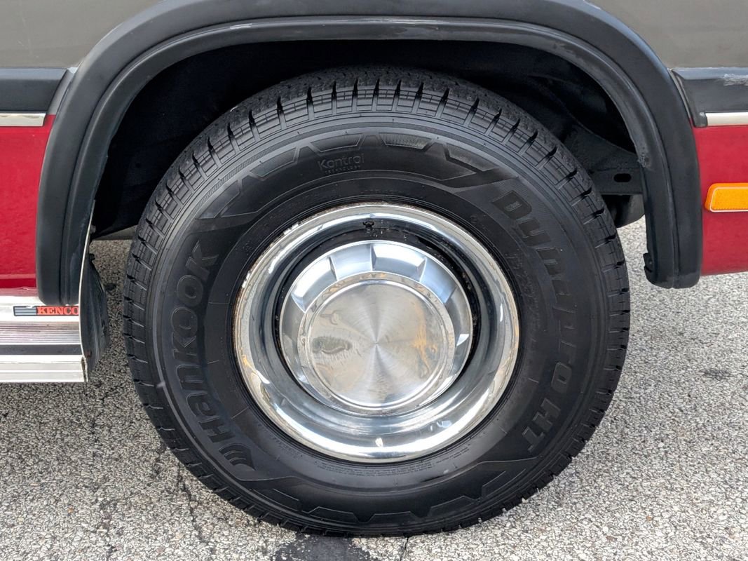 Used 1992 Dodge D/W Truck 250 image 5