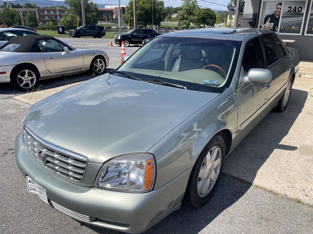 Used 2005 Cadillac De Ville DTS w/ Equipment Group FWD image 23