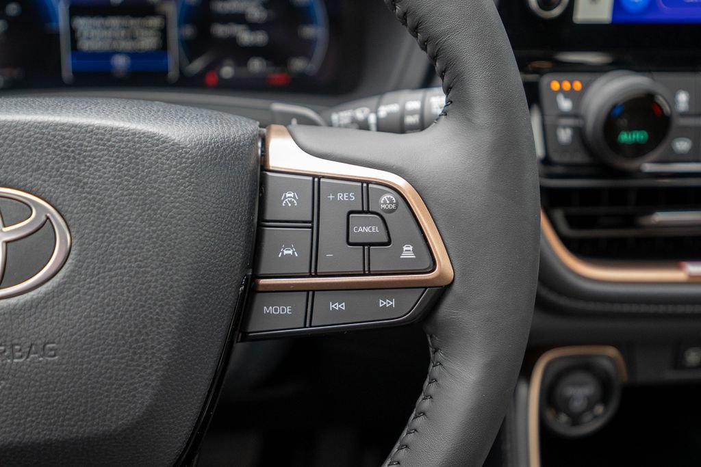 New 2026 Toyota Grand Highlander AWD Hybrid image 18