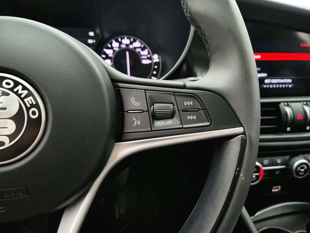 Used 2018 Alfa Romeo Giulia AWD image 20