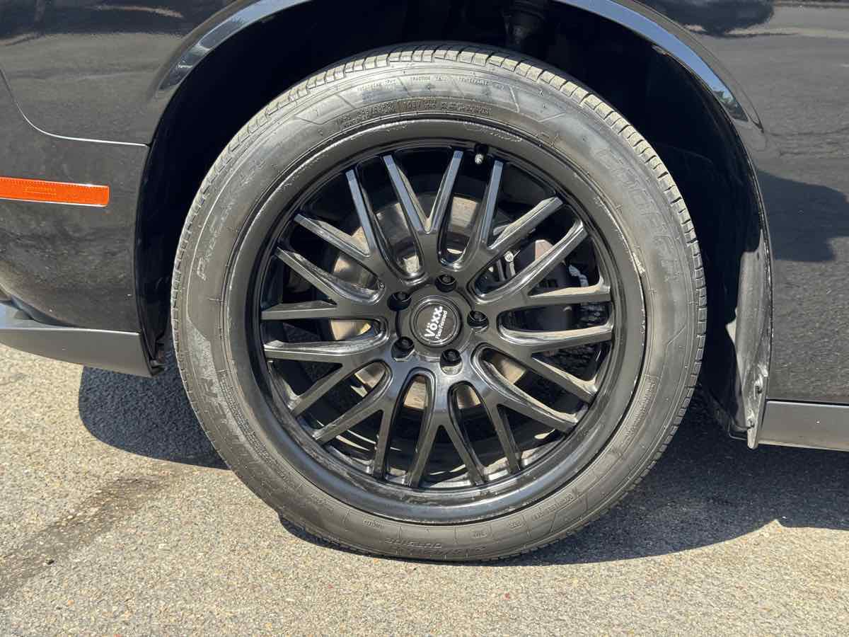 Used 2020 Dodge Challenger SXT RWD image 6