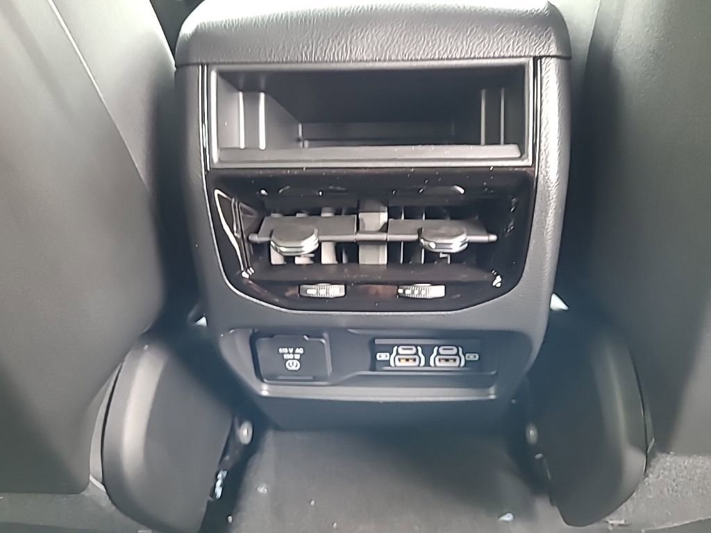 New 2025 Jeep Grand Cherokee Laredo w/ Luxury Tech Group I image 28