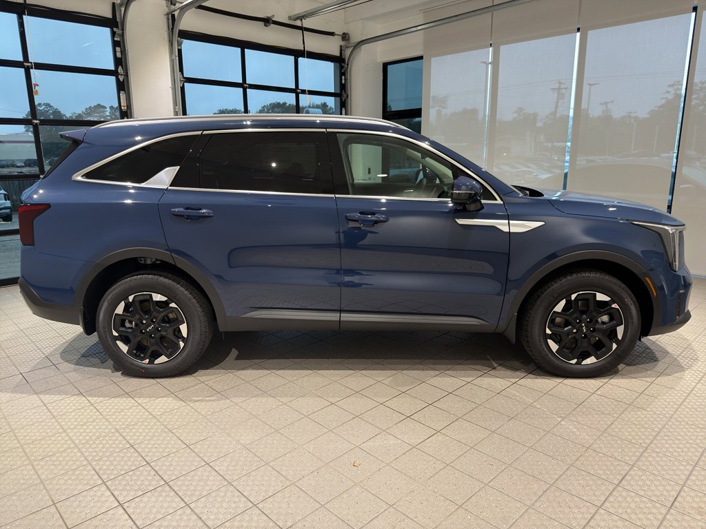 New 2026 Kia Sorento S w/ S Panoramic Sunroof Package image 6