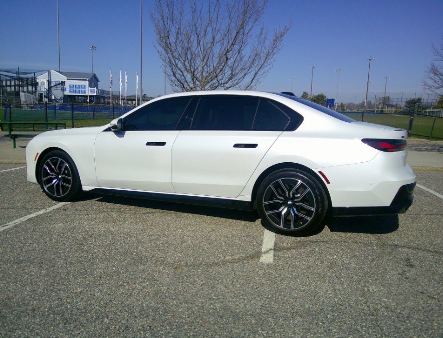 Used 2025 BMW 760i xDrive w/ Executive Package AWD/4WD image 19