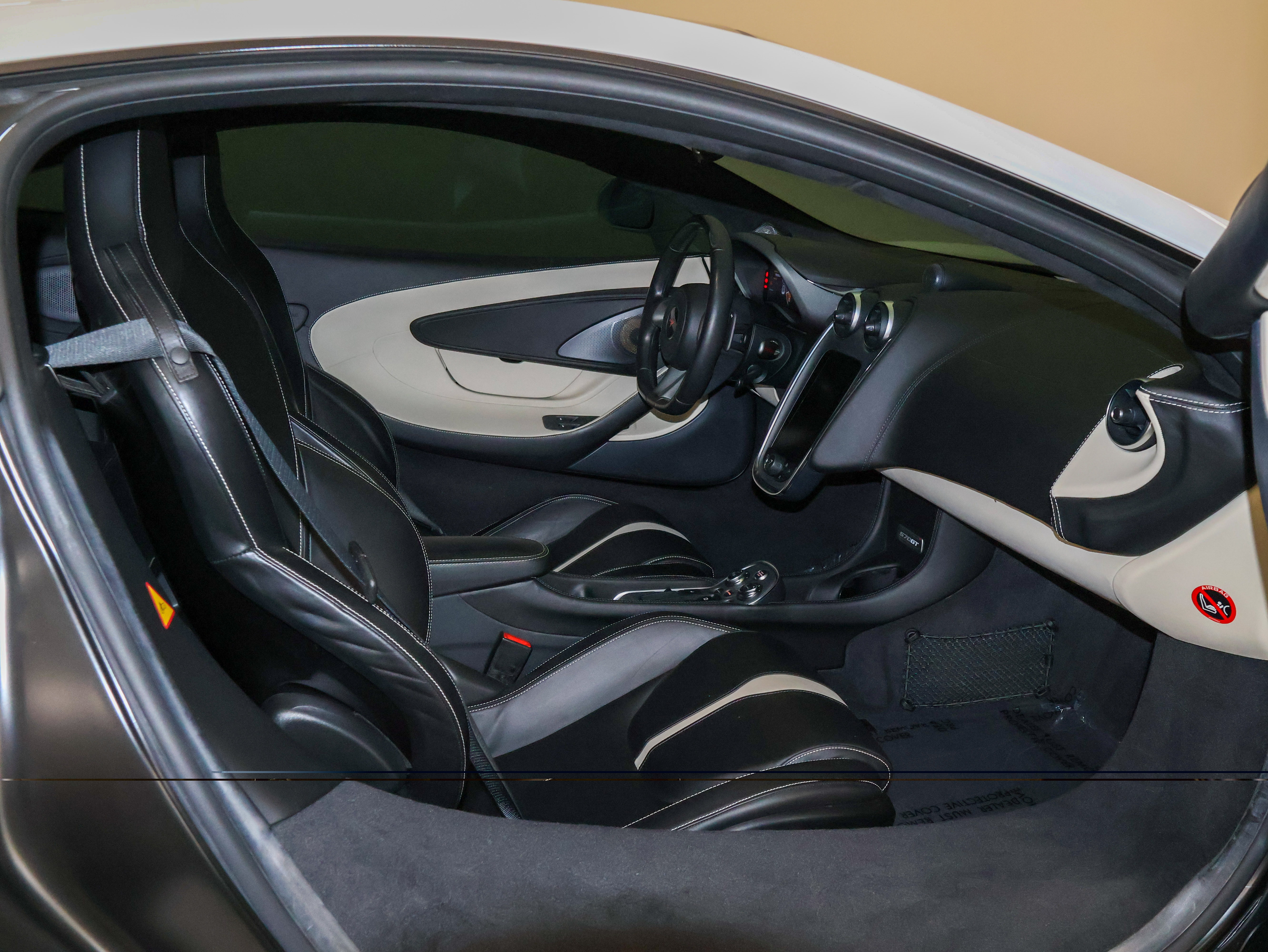 Used 2018 McLaren 570S RWD image 40