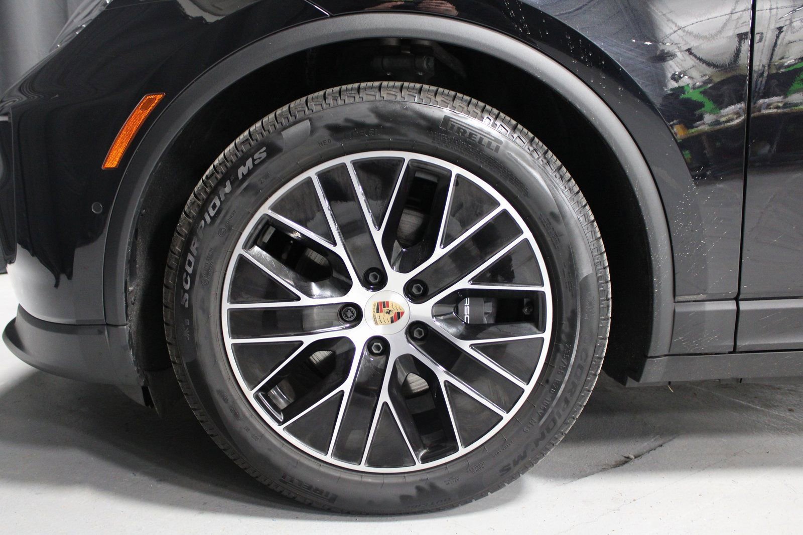 Certified 2025 Porsche Macan Electric image 16