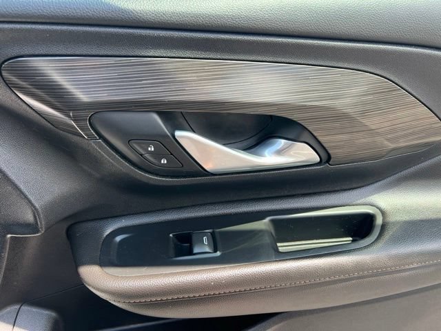 Used 2020 GMC Terrain SLT AWD/4WD image 32