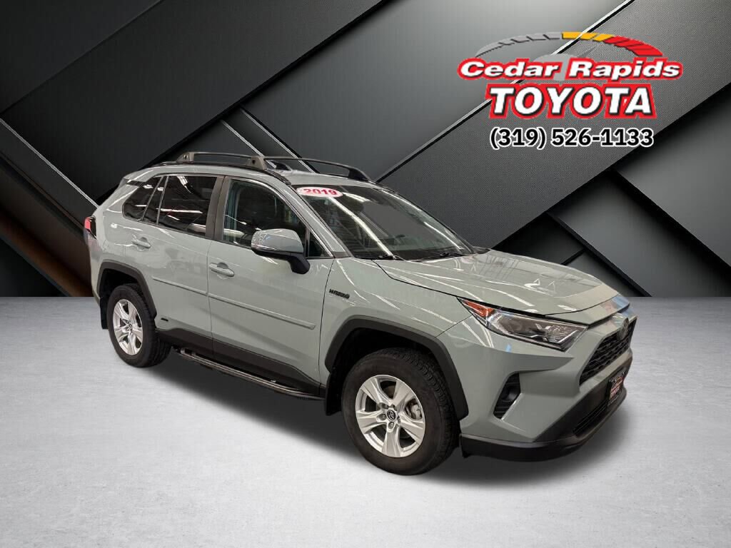Used 2019 Toyota RAV4 XLE image 1