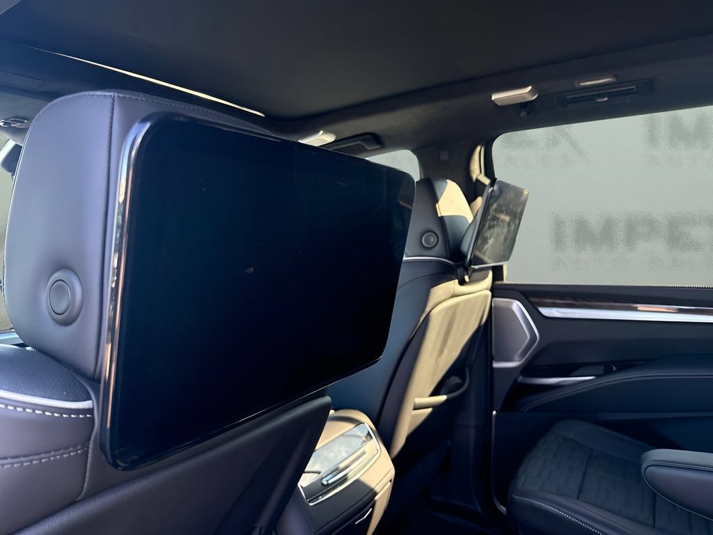 Used 2026 Cadillac Escalade ESV Platinum Sport w/ LPO, Floor Liner Package AWD/4WD image 10