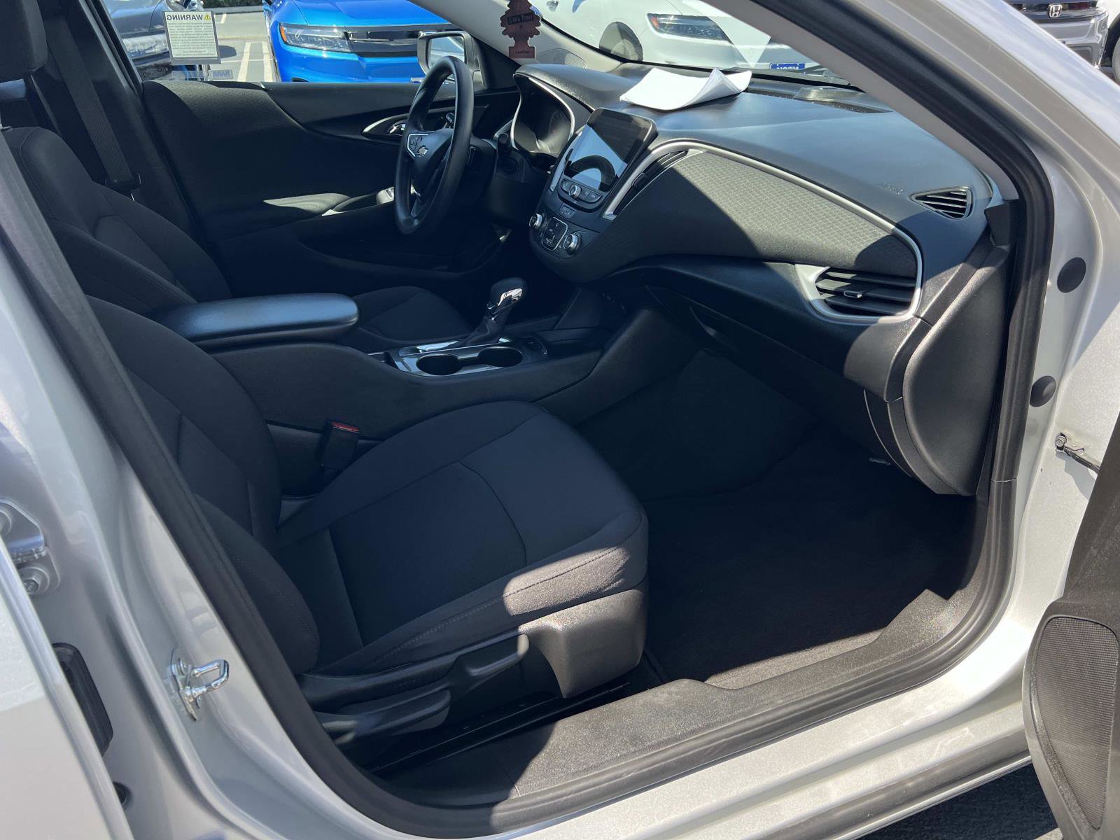 Used 2021 Chevrolet Malibu LS FWD image 27