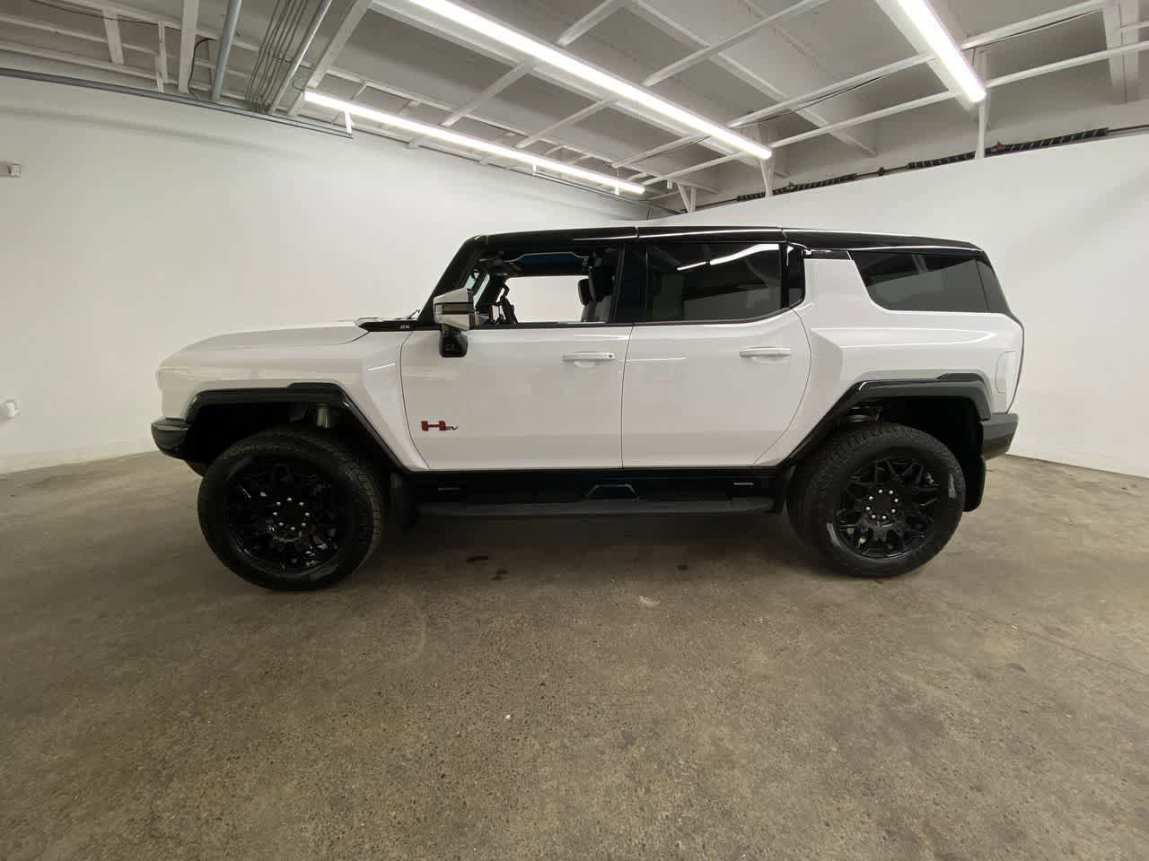 Used 2024 GMC Hummer EV 2X w/ LPO, Sport Package AWD/4WD image 3
