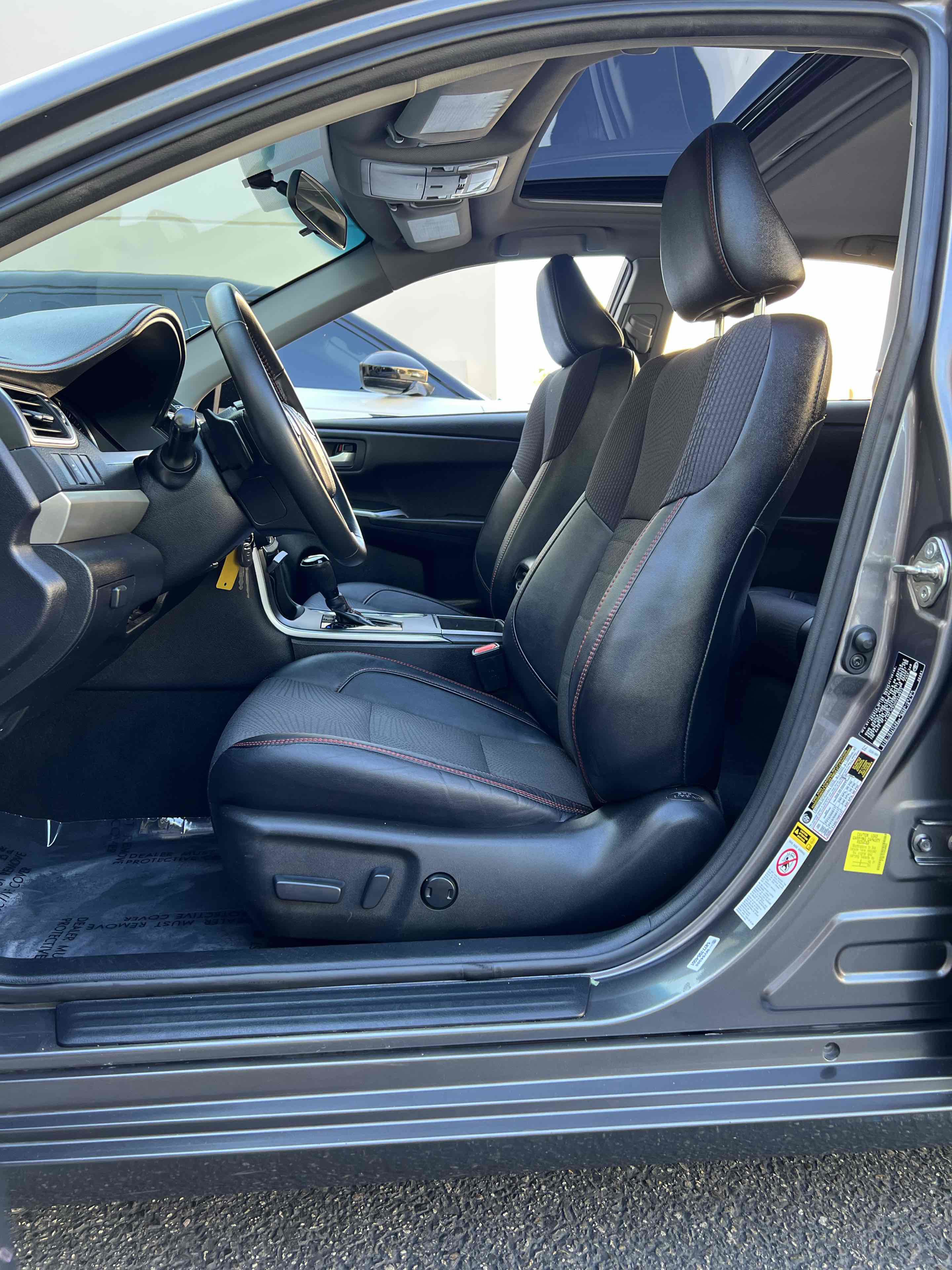 Used 2017 Toyota Camry SE w/ Moonroof Package FWD image 32