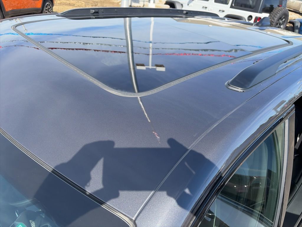 Used 2024 Jeep Grand Cherokee Limited w/ Black Appearance Package image 7