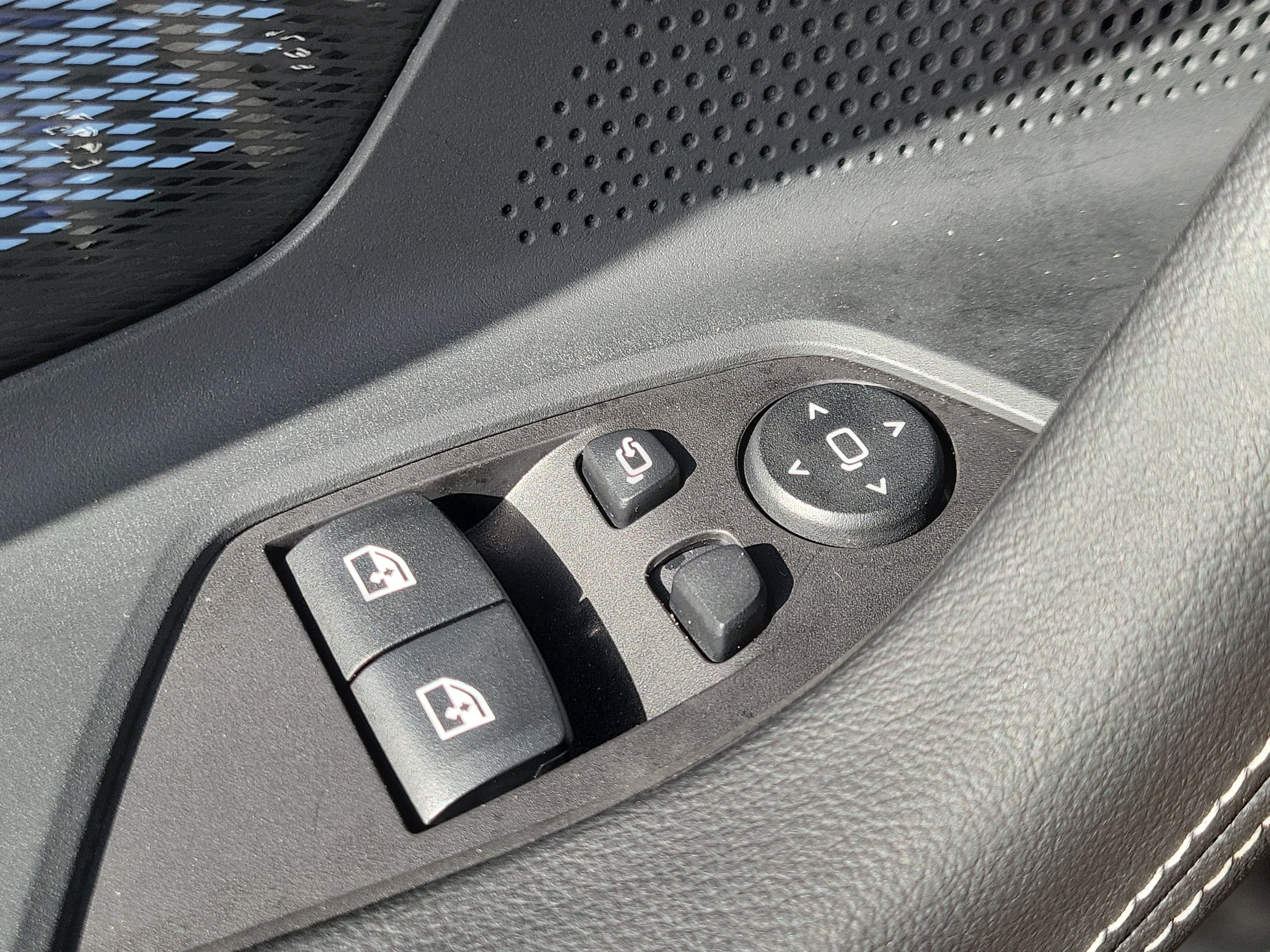Used 2026 BMW M2 w/ Lighting Package RWD image 21